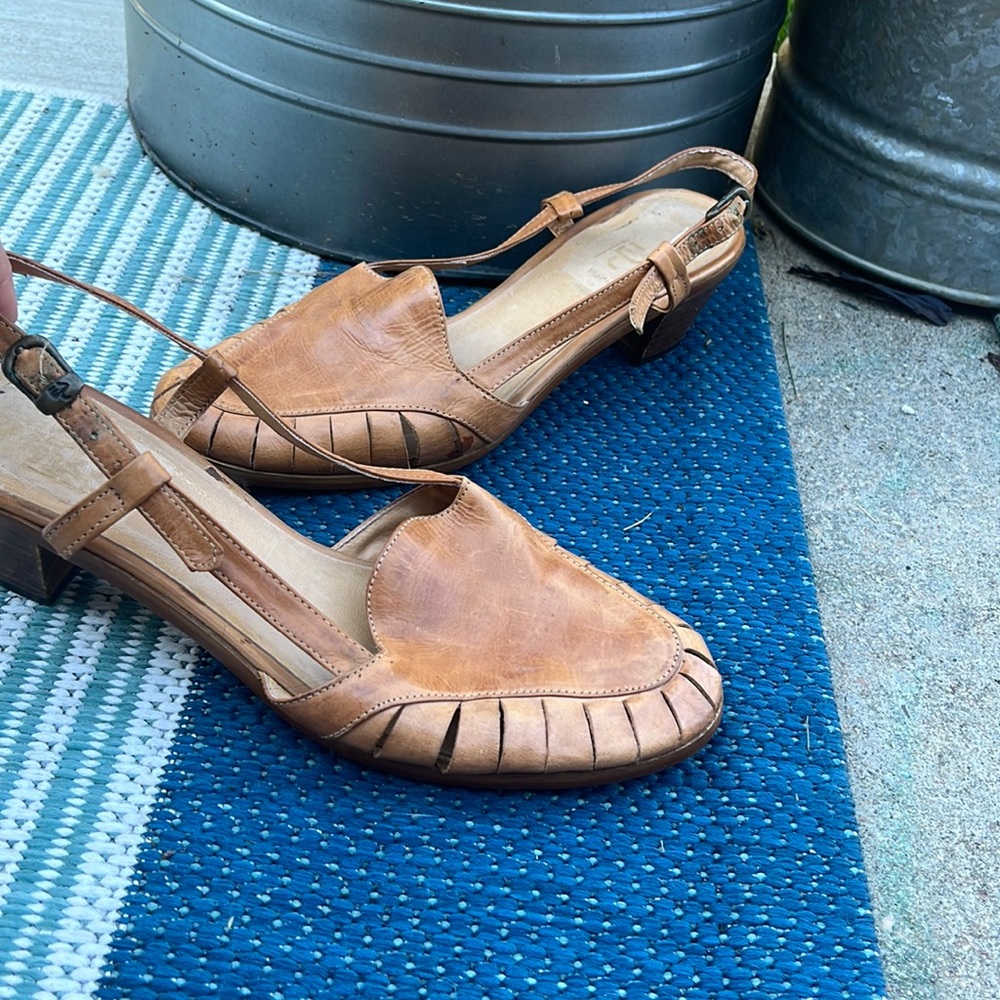 Boho, pretty, delicate Italian full leather closed toe 1 inch heel